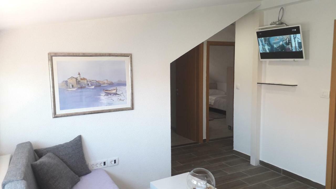 Apartmani Zilic Дуги-Рат Экстерьер фото