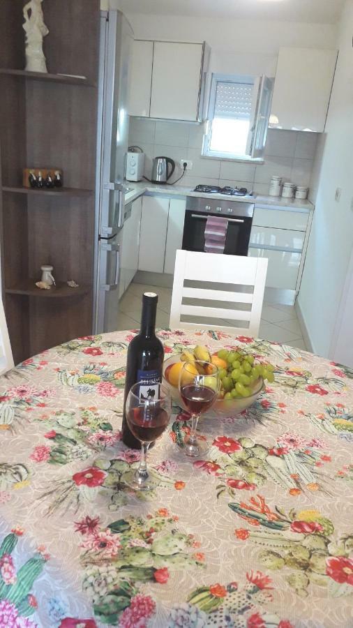 Apartmani Zilic Дуги-Рат Экстерьер фото