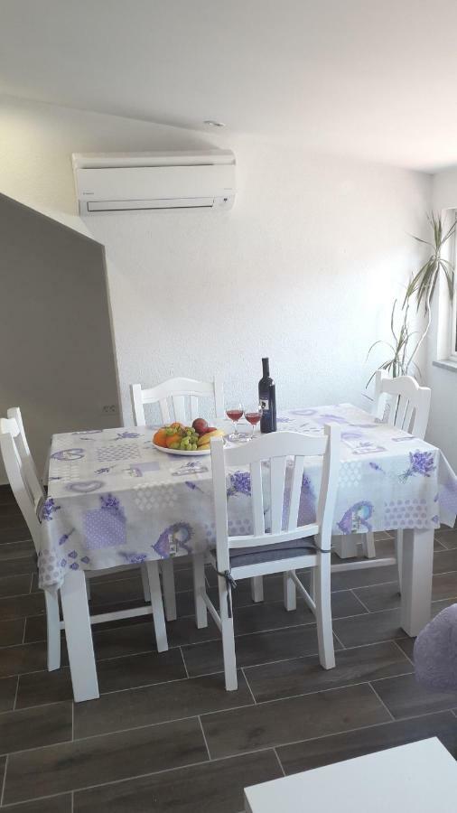 Apartmani Zilic Дуги-Рат Экстерьер фото