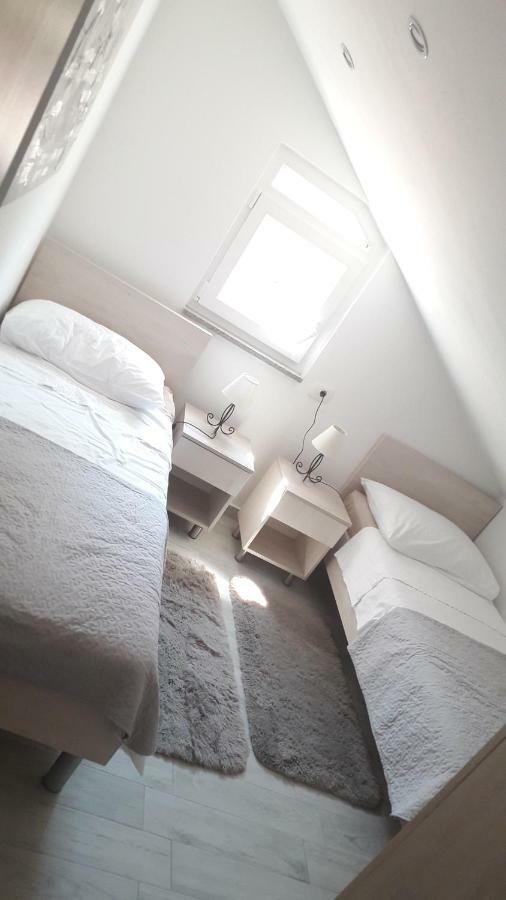 Apartmani Zilic Дуги-Рат Экстерьер фото